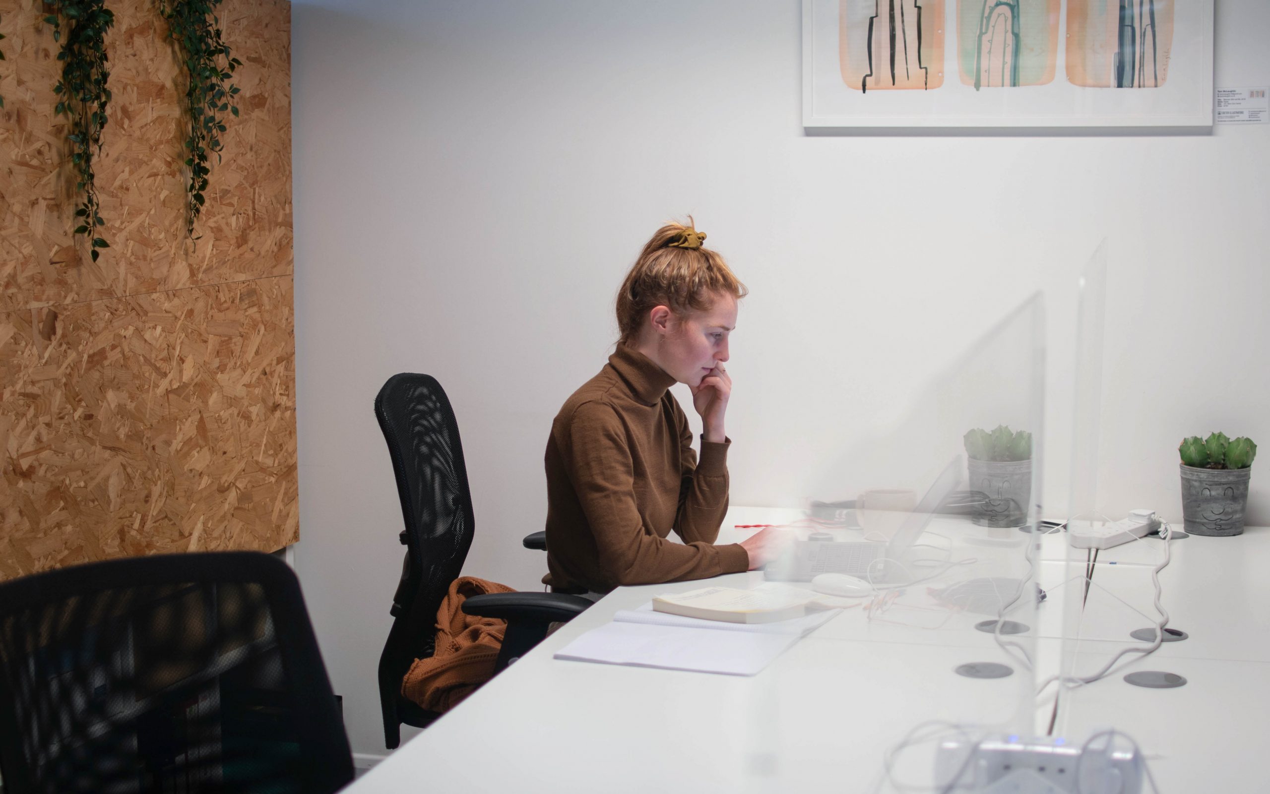 Hot desk freelancing