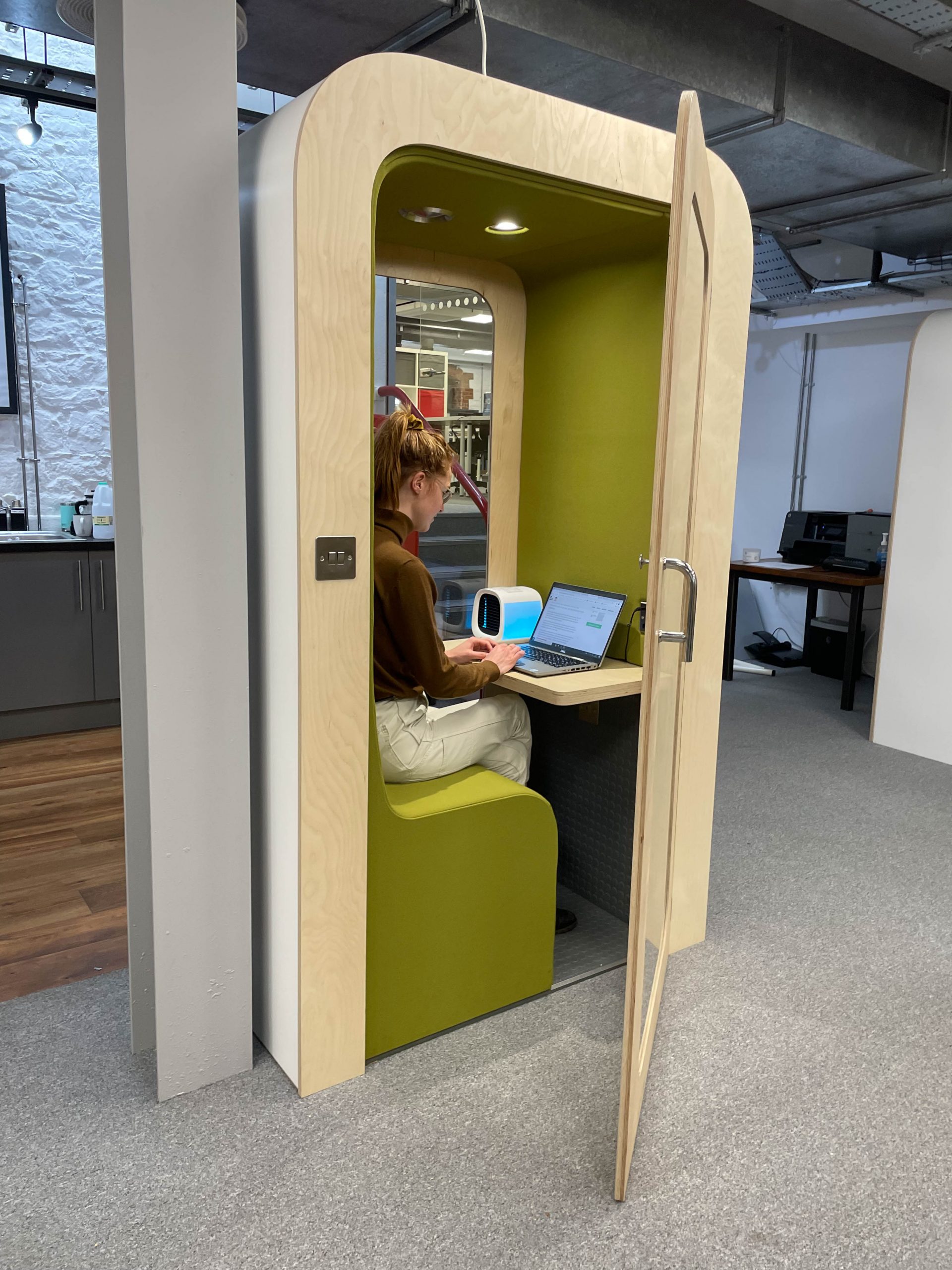Meeting pods for private calls